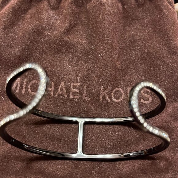 MICHAEL KORS BLACK TONE CLEAR PAVE GEOMETRIC CUFF BRACELET w/ POUCH - Picture 5 of 7